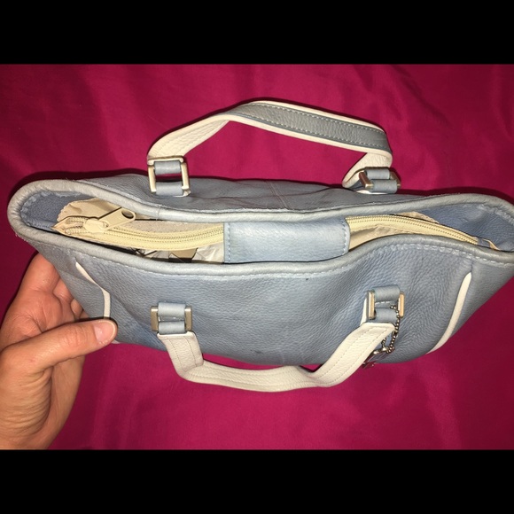 Clearance 🛍 Light blue with white fossil handbag. - Picture 3 of 7